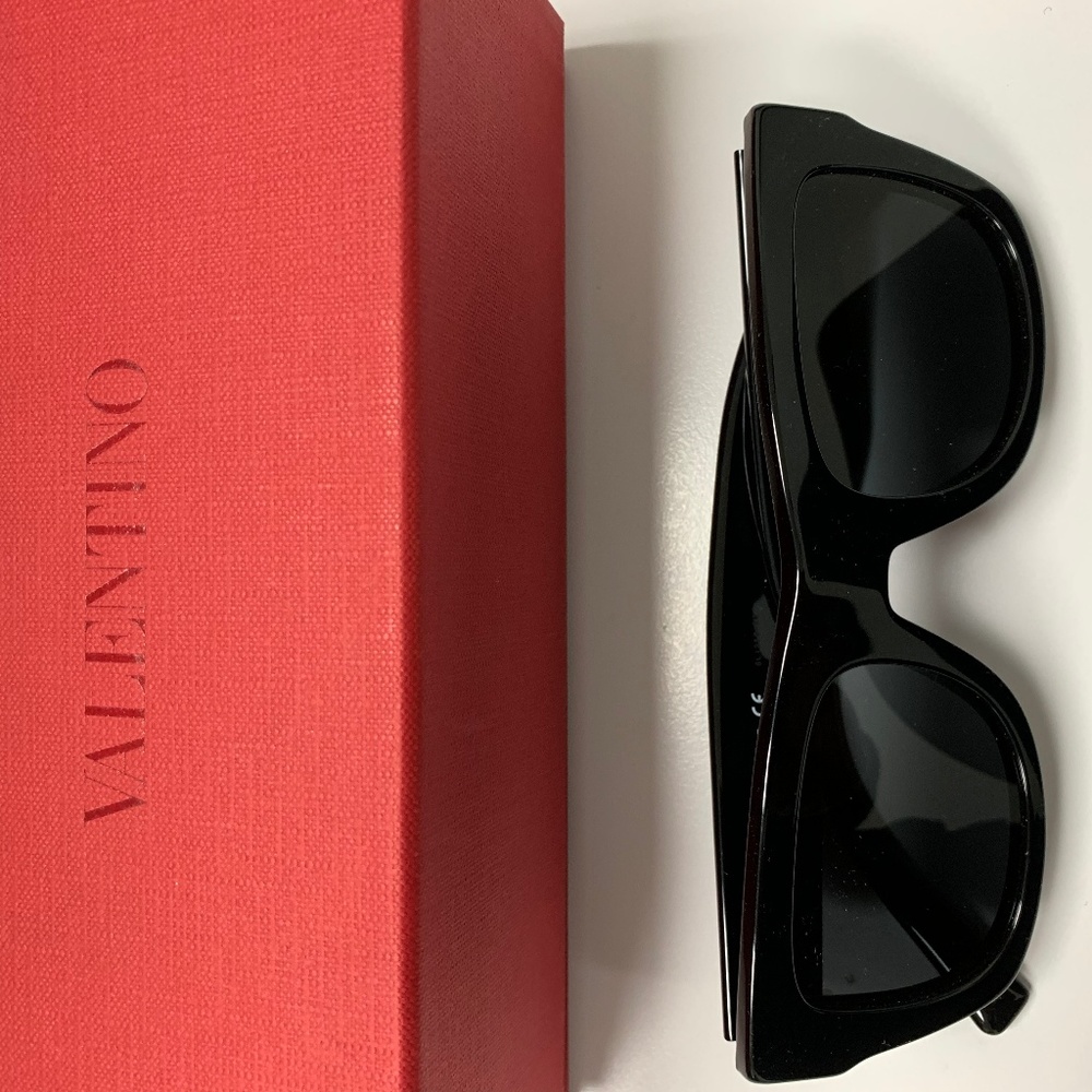 Valentino sunglass